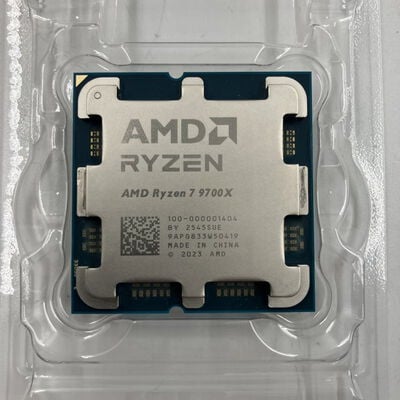 【なんば店】中古  AMD Ryzen 7 9700X (AM5/3.8GHz/40M/C8/T16/65W) 169022 