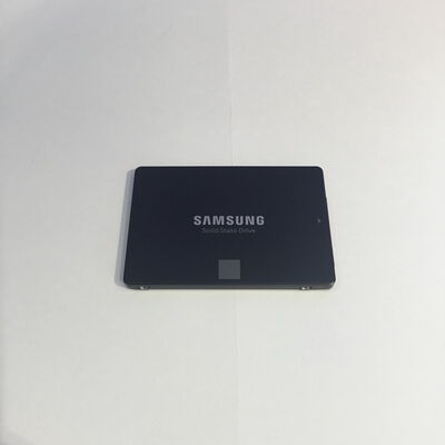 【松山環状枝松店】中古  各社 2.5インチ SSD 500GB SATA 135990 