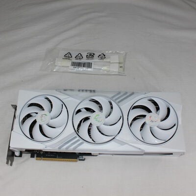 【通販センター】中古  MSI GeForce RTX 5070 12G GAMING TRIO OC WHITE 3480034642 