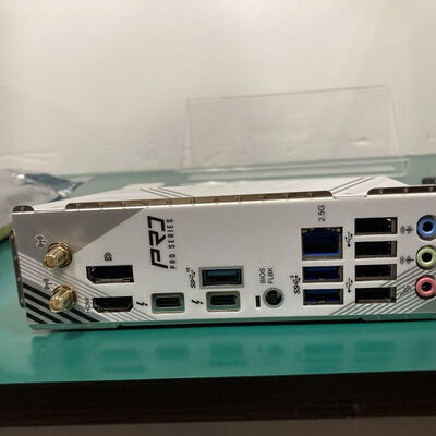 【富山本郷店】中古  ASRock Z890 Pro RS WiFi White (Z890 1851 ATX DDR5) 172168 