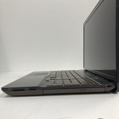 【神戸・三宮店】中古  LIFEBOOK　FMVA53B3BZ(i7-8550U/16GB/HDD1TB/W11H) 3430006265 