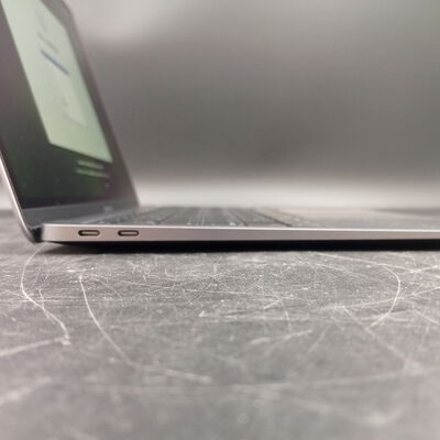 【大須店】中古  Apple MacBook Air 13インチ (i5 1.1GHz/8GB/512GB) スペースグレイ Touch ID True Tone Magic keyboard搭載モデル MVH22J/A (Early 2020) 142315 