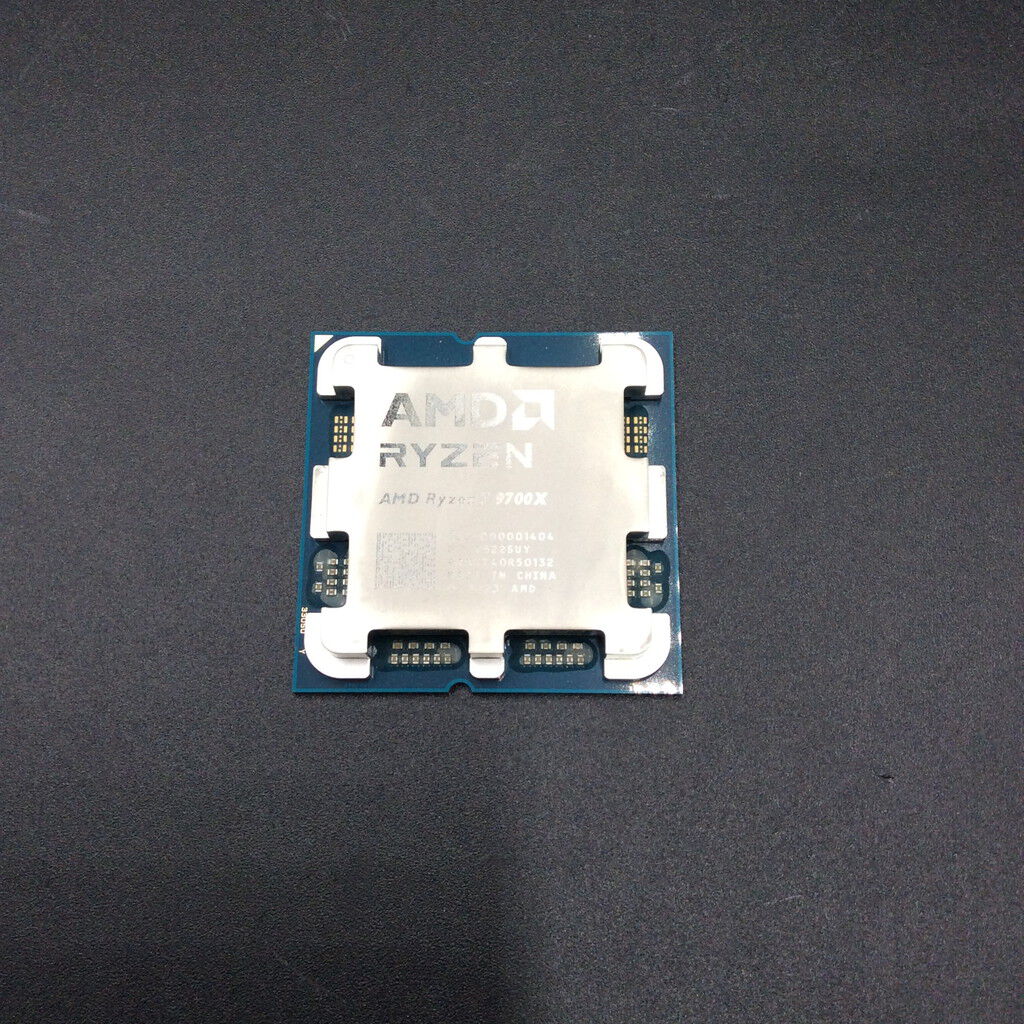 中古 AMD Ryzen 7 9700X (AM5/3.8GHz/40M/C8/T16/65W) 169022 （330248