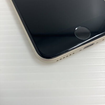 【秋葉原本店】中古  【docomo版SIMフリー】Apple iPhoneSE 4.7インチ (第3世代) 64GB (スターライト) MMYD3J/A 154834 