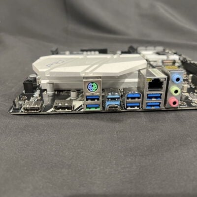 【静岡東瀬名店】中古  【付属品欠品】 ASRock X570M Pro4 (X570 AM4 mATX DDR4) 3480041000 