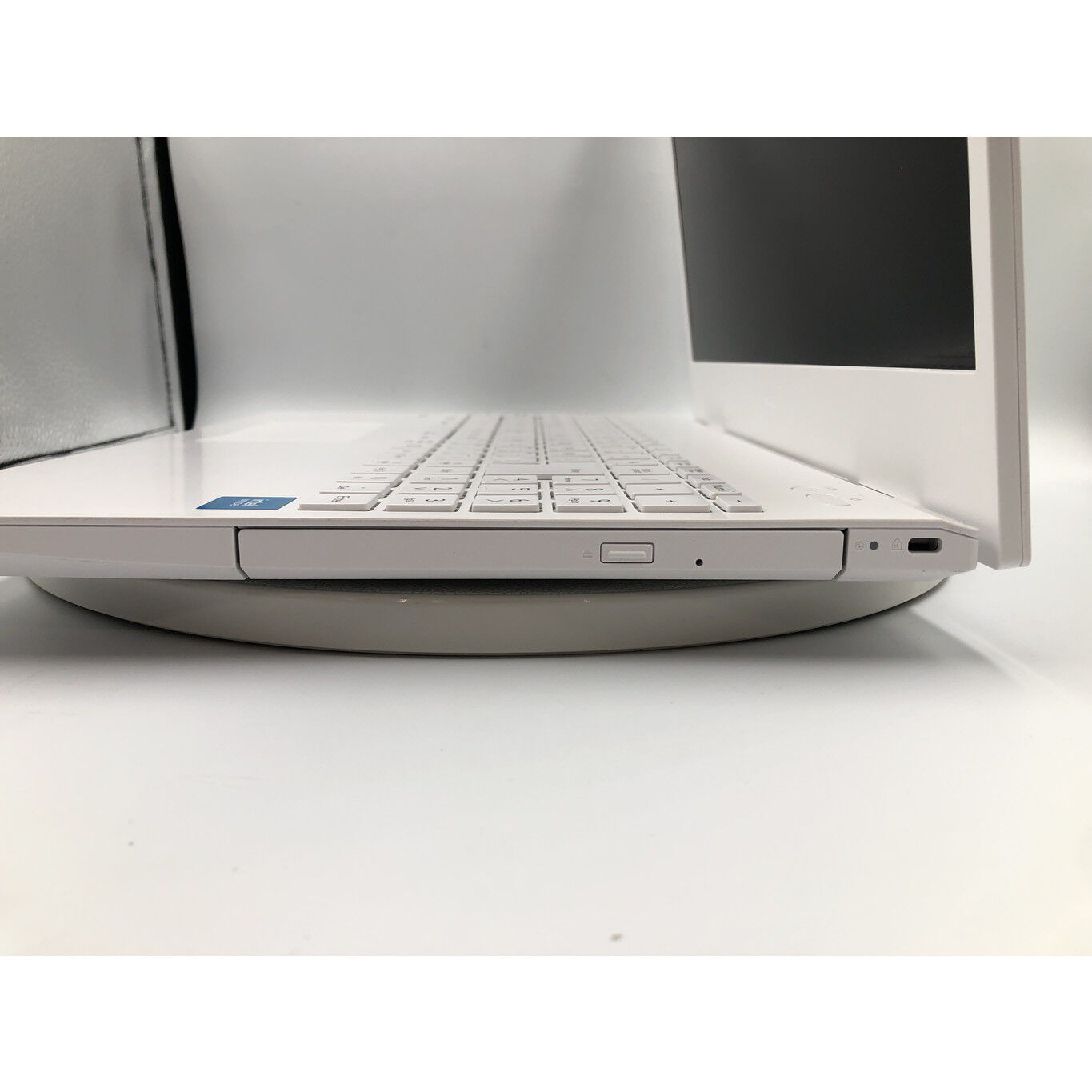 中古 NEC LAVIE N15 PC-N1525HAW-T(Celeron 7305/8GB/SSD256GB/DVD