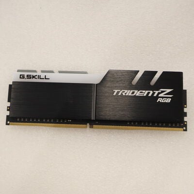 【通販センター】中古  PC4-25600 8GB デスクトップ用(DDR4-3200) 140727 