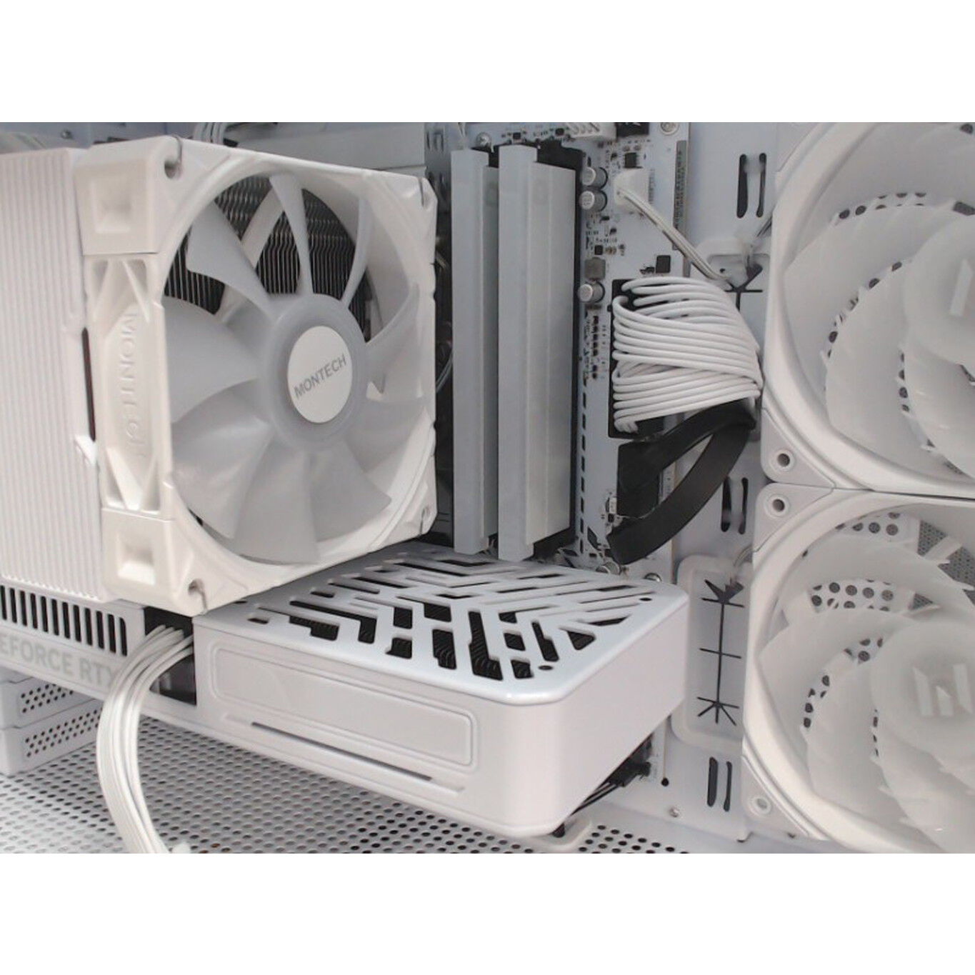 中古 自作パソコン(i5 14400F/32GB/SSD1TB/RTX5060) 4540002231