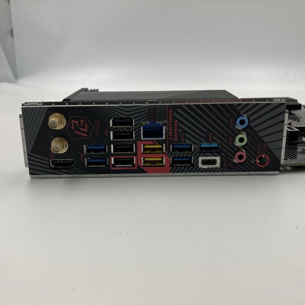 中古 ASRock B650 PG Lightning WiFi (B650 AM5 ATX DDR5) 3280022671