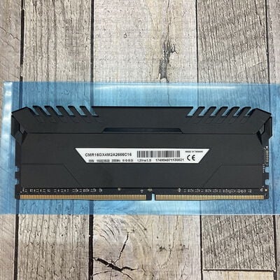 【広島店】中古  PC4-21300 8GB デスクトップ用(DDR4-2666) 126165 