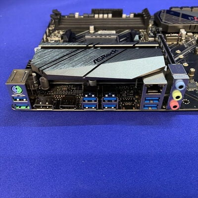 【横浜駅前店】中古  ASRock X570 Phantom Gaming 4 (X570 AM4 ATX DDR4) 140055 