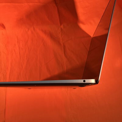 【なんば店】中古  Apple MacBook Air 13インチ (i5 1.6GHz/8GB/256GB) スペースグレイ Touch ID True Tone搭載モデル MVFJ2J/A (Mid 2019) 141229