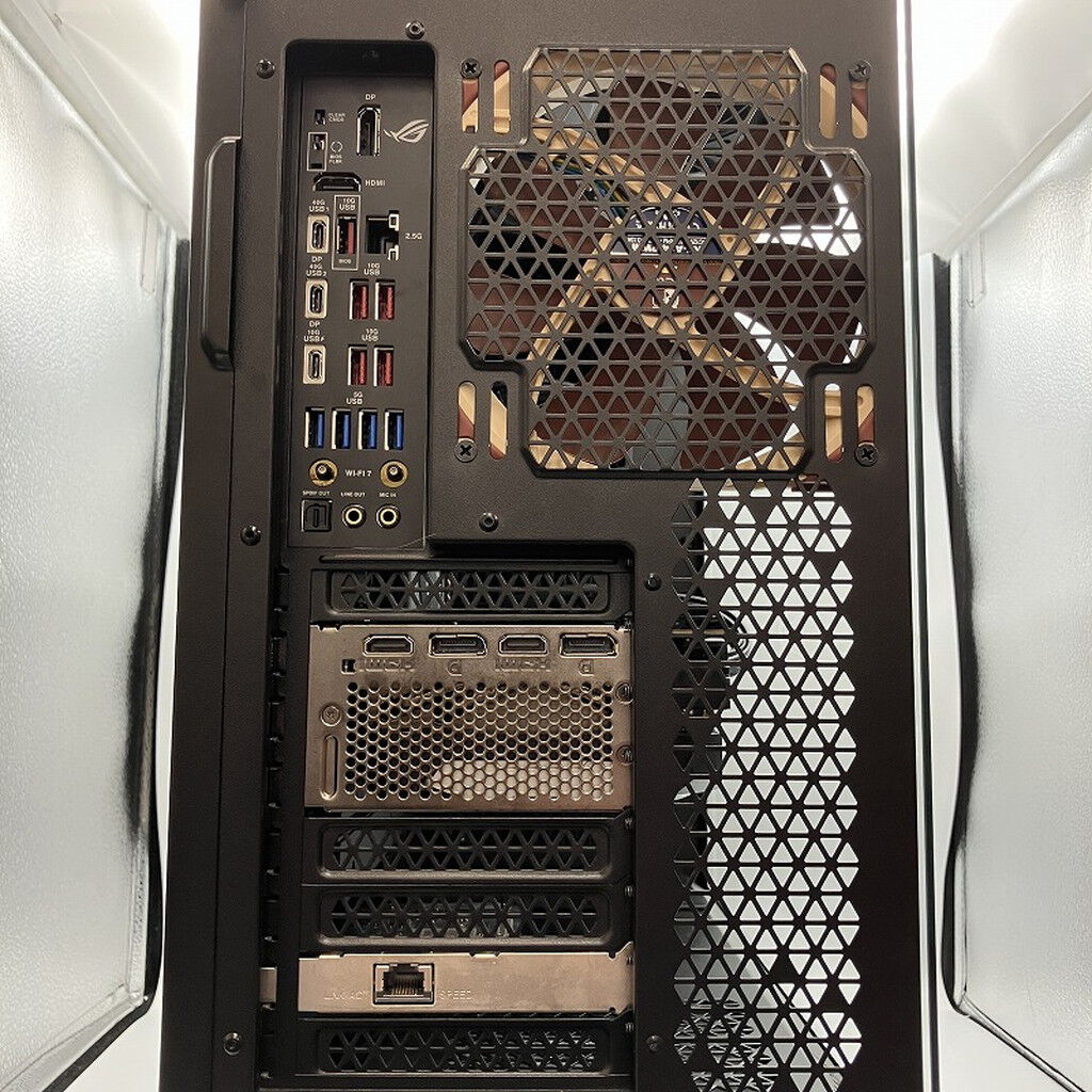中古 自作PC(Ryzen 9 7950X3D/64GB/SSD2TB+2TB/RTX4080 SUPER/OS無し