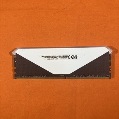 【なんば店】中古  PC4-25600 16GB デスクトップ用 140728 