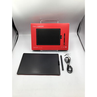【座間相武台】中古  ワコム ペンタブ One by Wacom Medium　X000LVE3DX 4510002336 