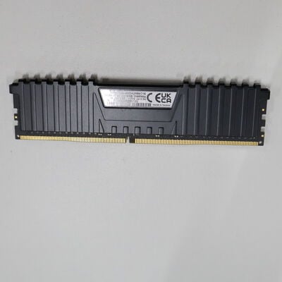 【通販センター】中古  PC4-21300 16GB デスクトップ用(DDR4-2666) 135638 