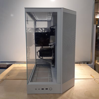 【鹿児島店】中古  自作PC(Ultra 7 265K/32GB/SSD2TB/RTX5060Ti 16GB/W11P) 4700000677 