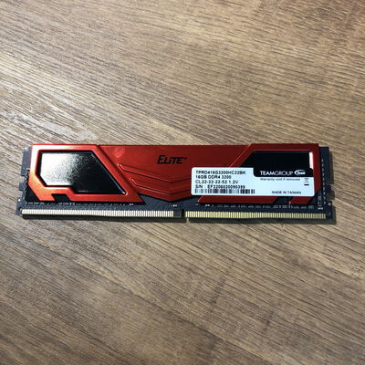 【姫路店】中古  PC4-25600 16GB デスクトップ用(DDR4-3200) 140728 