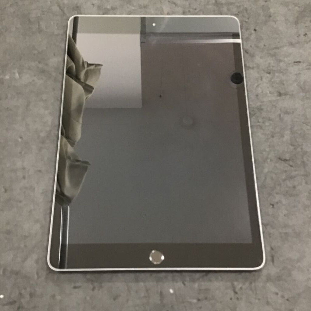 Apple - 新品未開封 iPad 10.2インチ 第8世代 MYL92J/A グレー iPad ipad Wi-Fiモデル 32GB A2270 第8世代 MYL92J/A 10.2