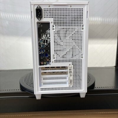 【堺七道店】中古  自作PC(Ryzen 7 5700X3D/32GB/SSD1TB/RX7600XT/OS無し) 4660001504 