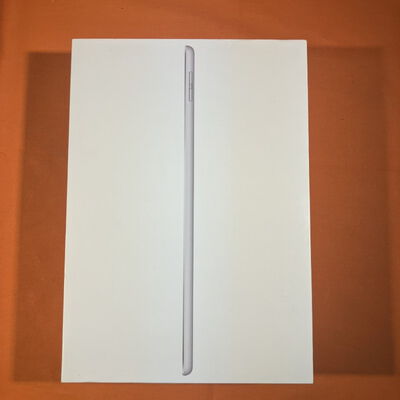 【なんば店】中古  【docomo】Apple iPad 10.2インチ (第7世代/2019) Wi-Fi+Cellular 32GB シルバー MW6C2J/A 141674 