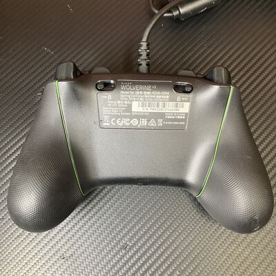 【富士青葉店】中古  Razer Wolverine V2 (RZ06-03560100-R3M1) 183434 