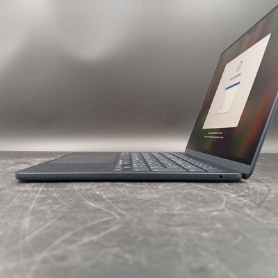 【大須店】中古  MacBook Air 13インチ (M4、2025) M4(CPU:10C/GPU:8C) 16GB/256GB ミッドナイト MW123J/A 4990001238 