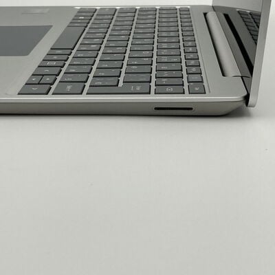 【神戸・三宮店】中古  Microsoft Surface Laptop GO 1943 (Intel Core i5 1035G1 1.00GHz/8GB/SSD256GB/-/オンボード/12.4/1536x1024/Wi-Fi/WEBCAM/W11H) 193699 
