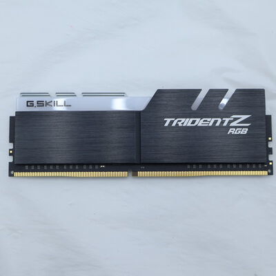 【通販センター】中古  PC4-25600 8GB デスクトップ用(DDR4-3200) 140727 
