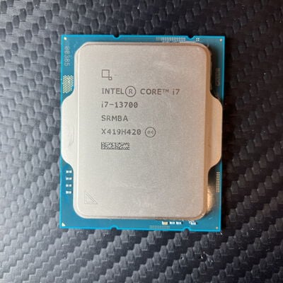 【富士青葉店】中古  INTEL Core i7 13700 (1700/2.1G/30M/C16/T24) 154210 