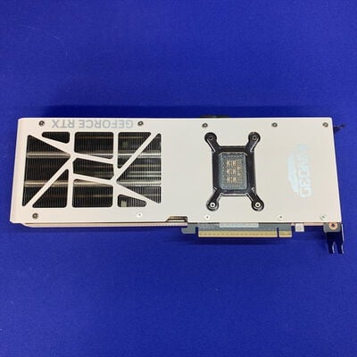 【横浜駅前店】中古  Inno3D N507T3-16D7X-176068W(RTX5070Ti 16GB GDDR7 PCI-E) 3400009111 
