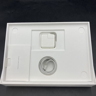 【熊本浜線店】中古  Apple MacBook Air 13インチ 2020 (M1 8CPU 7GPU/8GB/256GB) シルバー MGN93J/A 144574 