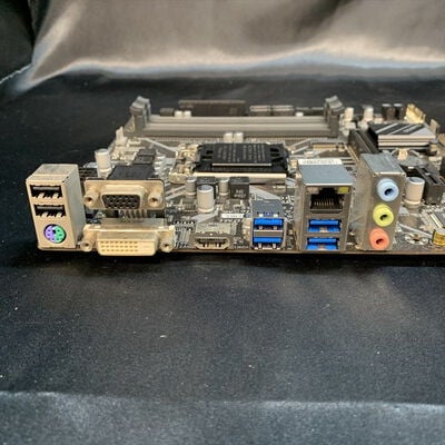 【横浜駅前店】中古  GIGABYTE B365M DS3H [Rev.1.0] (B365 mATX 1151 DDR4) 142168 