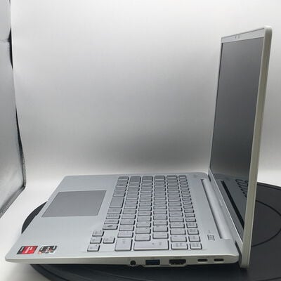 【佐賀南部バイパス店】中古  FUJITSU LIFEBOOK FMVM55J3S(Ryzen 5 7520U/16GB/SSD256GB/オンボード/14/1920x1200/W11H) 5250001162 