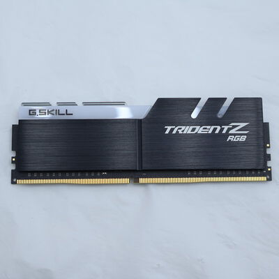 【通販センター】中古  PC4-25600 8GB デスクトップ用(DDR4-3200) 140727 