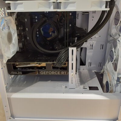 【鹿児島店】中古  MOUSE　ゲーミングPC(Ryzen 7 9800X3D/64GB/SSD2TB/RTX4070 SUPER/W11H) 4700000709 