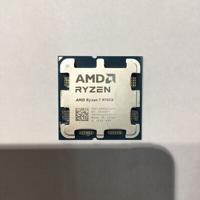 【松山環状枝松店】中古  AMD Ryzen 7 9700X (AM5/3.8GHz/40M/C8/T16/65W) 169022 