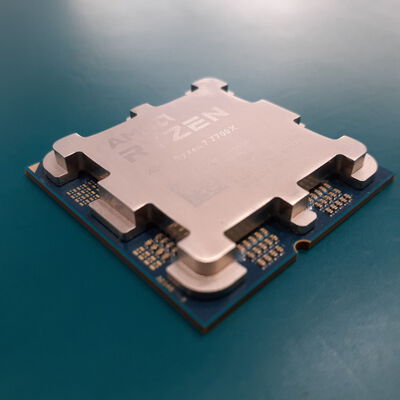 【鹿児島店】中古  AMD Ryzen 7 7700X (AM5/4.5GHz/40M/C8/T16/105W 152463 