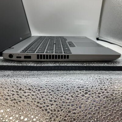 【八王子店】中古  DELL Latitude 5511 (Intel Core i5 10400H 2.60GHz/8GB/SSD256GB/-/GeForce MX150/15.6/1920x1080/GbE/Wi-Fi/WEBCAM/W11H) 193719 
