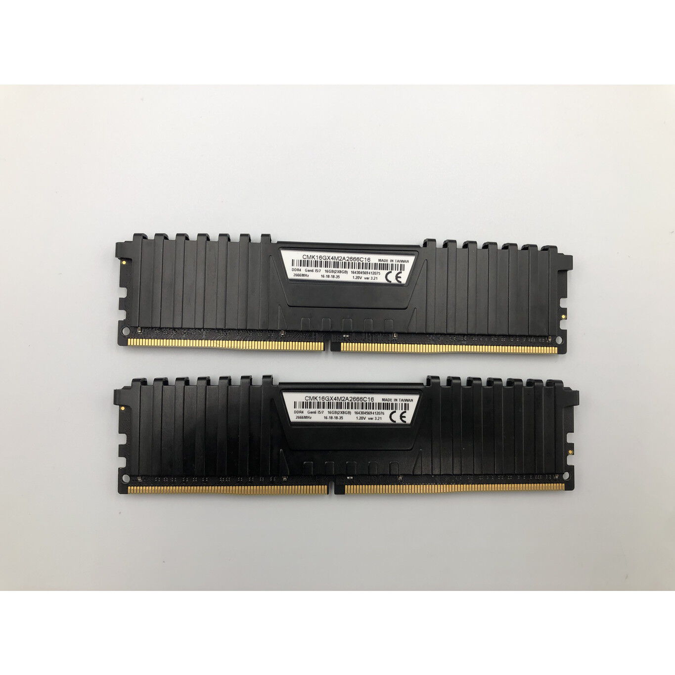 中古 Corsair CMK16GX4M2A2666C16(DDR4 PC4-21300 8GB 2枚組