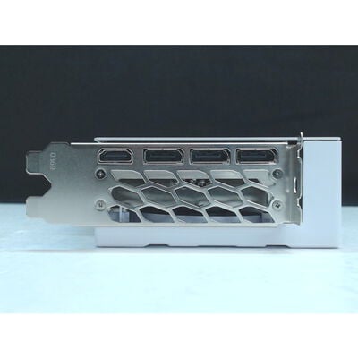 【前橋ｲﾝﾀｰｱｶﾏﾙ店】中古  玄人志向 GK-RTX5070Ti-E16GB/WHITE/TP2 (RTX5070Ti 16GB) 4540001601 