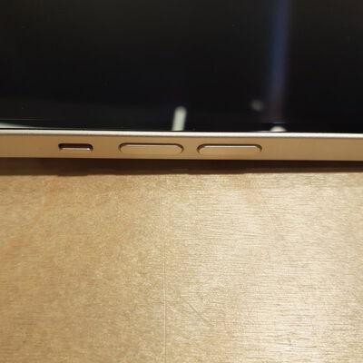 【鹿児島店】中古  【docomo版SIMフリー】Apple iPhone14 6.1インチ 128GB (スターライト) MPUQ3J/A 154870 