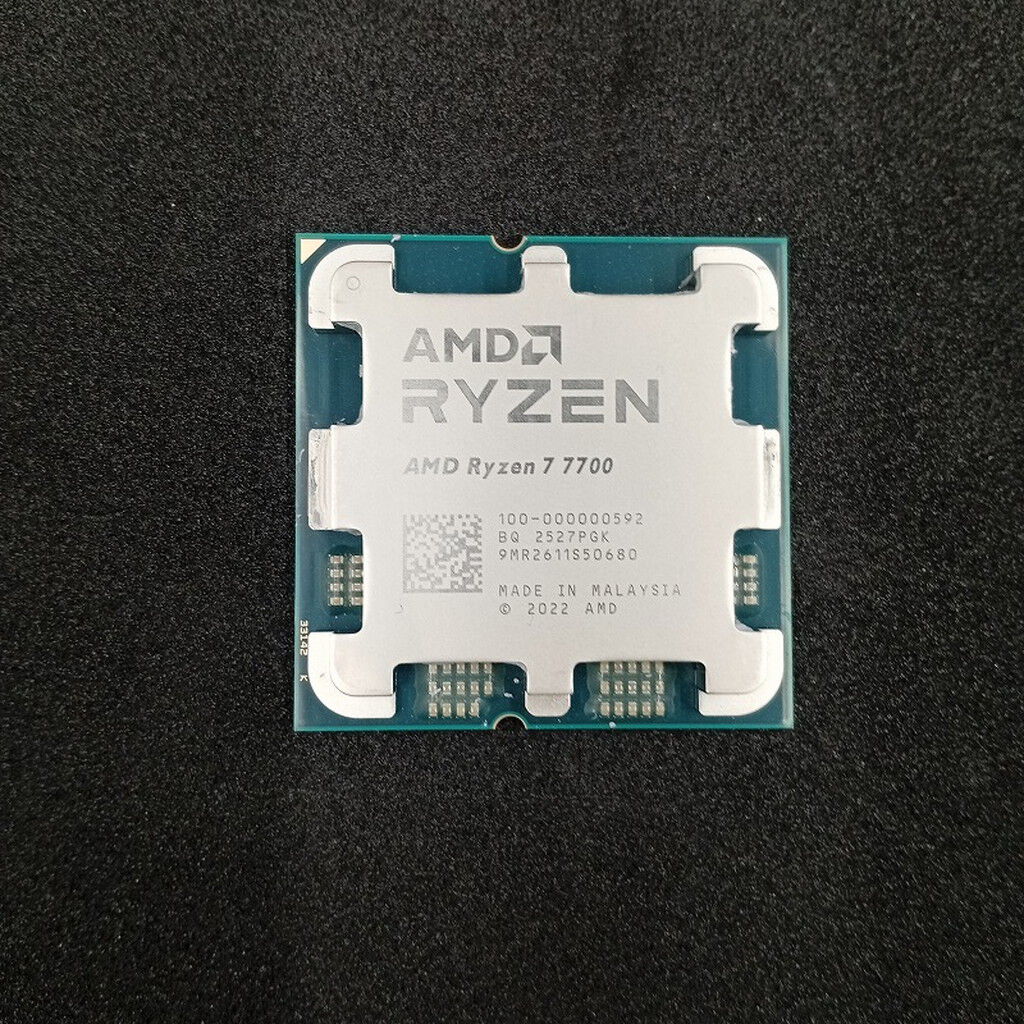 AMD Ryzen 7 7700 美品 中古 AMD Ryzen 7 7700 (AM5/3.8GHz/40M/C8/T16/65W) 154483 （314859