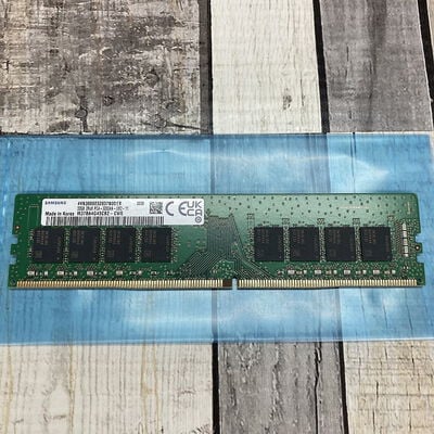 【広島店】中古  Samsung M378A4G43CB2-CWE (DDR4 PC4-25600 32GB) 195866 