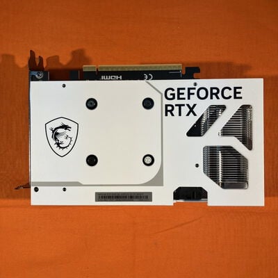 【なんば店】中古  MSI GeForce RTX 5060 8G VENTUS 2X OC WHITE (RTX5060 8G) 3280021890 