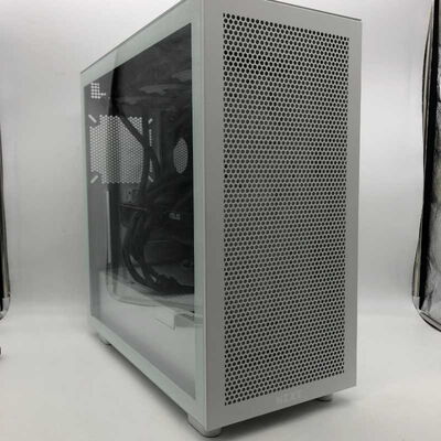 【郡山安積店】中古  自作パソコン(i7 13700KF/32GB/SSD1TB+1TB+1TB+2TB/RX9070XT/OSなし) 4640002639 