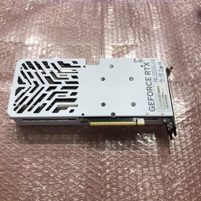 【宮崎恒久店】中古  Palit NE75060U19P1-GB2063M (RTX5060 8GB WHITE OC) 5160000714 