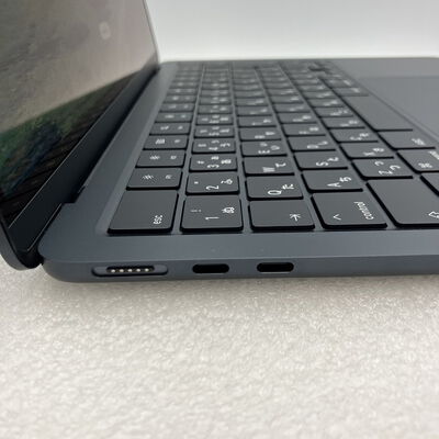 【新潟店】中古  Apple MacBook Air 13インチ 2026 (M5 10CPU 8GPU/16GB/512GB) ミッドナイト MDHE4J/A 3290007576 