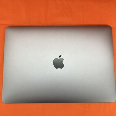 【なんば店】中古  Apple MacBook Air 13インチ (i5 1.6GHz/8GB/256GB) スペースグレイ Touch ID True Tone搭載モデル MVFJ2J/A (Mid 2019) 141229 