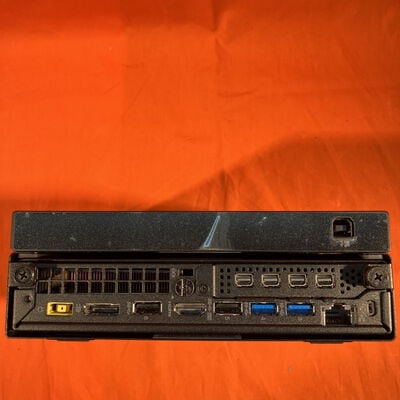 【なんば店】中古  Lenovo ThinkStation P330 Tiny (8400T/32GB/SSD 512GB/ROM/P620/W10H64) 3280021303【10/30値下げ!】